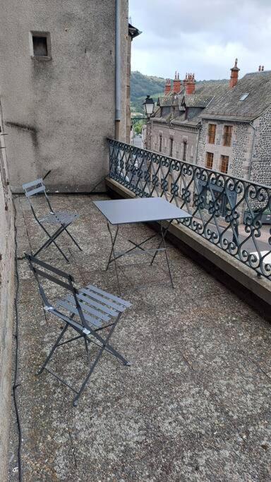 Appartement Chez Germaine à Murat  Extérieur photo