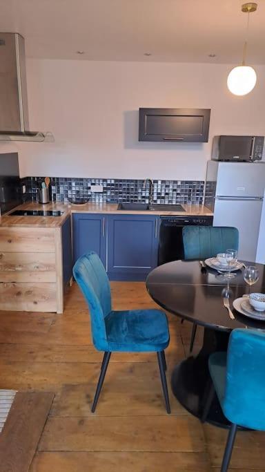 Appartement Chez Germaine à Murat  Extérieur photo